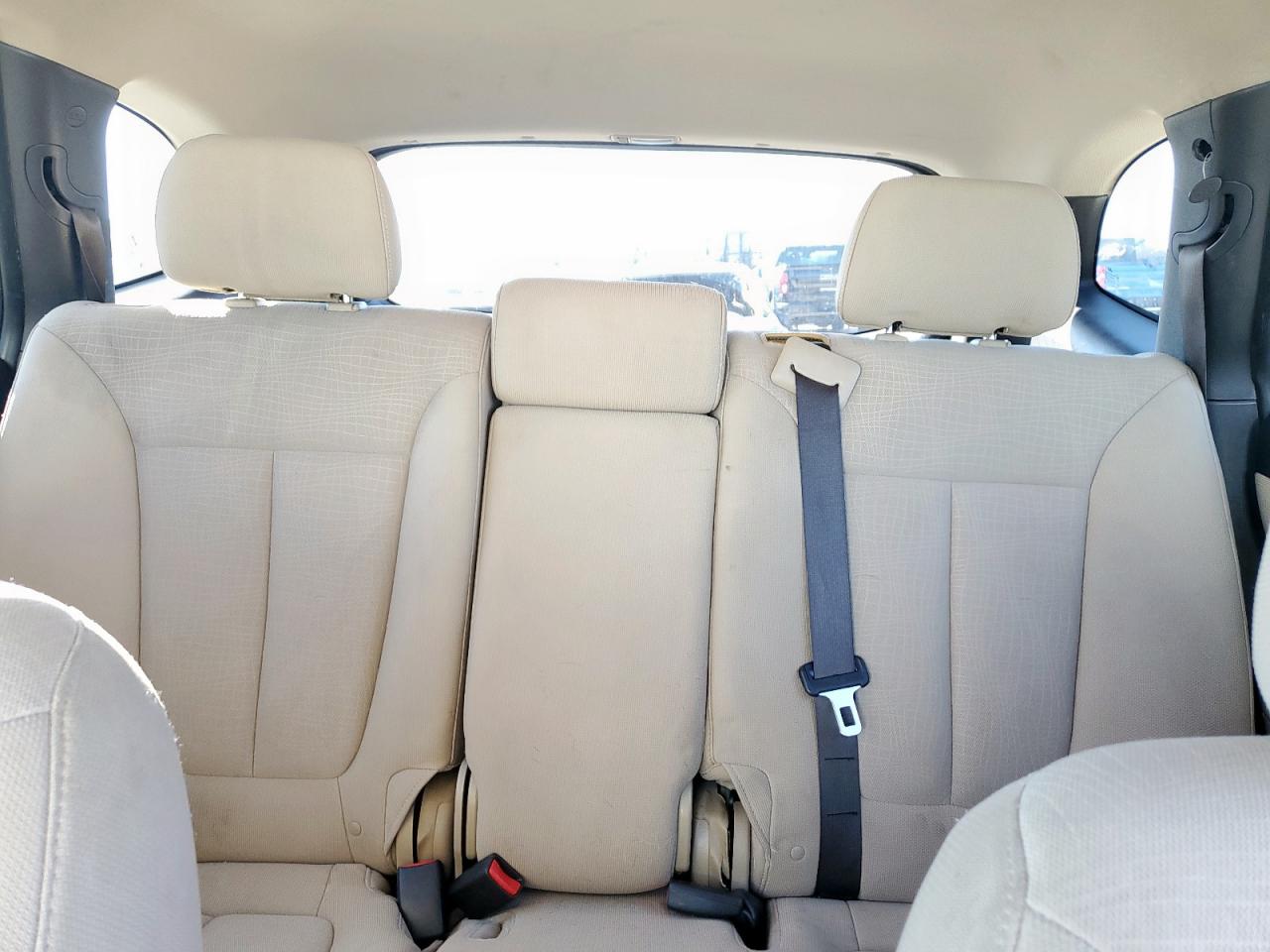 2010 Hyundai Santa Fe - Image 10