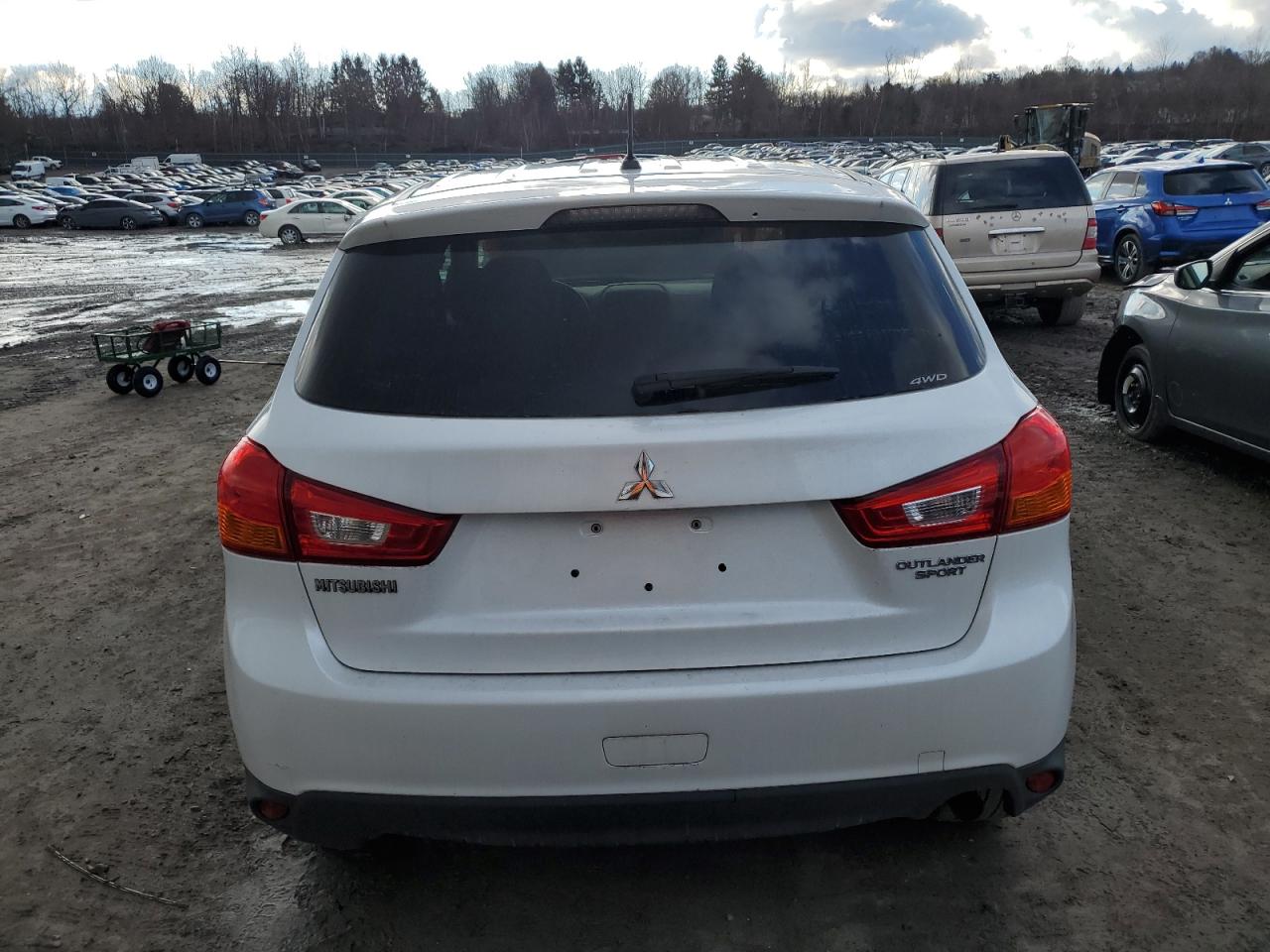 2015 Mitsubishi Outlander Sport Es VIN: 4A4AR3AU2FE062453 Lot: 47220175