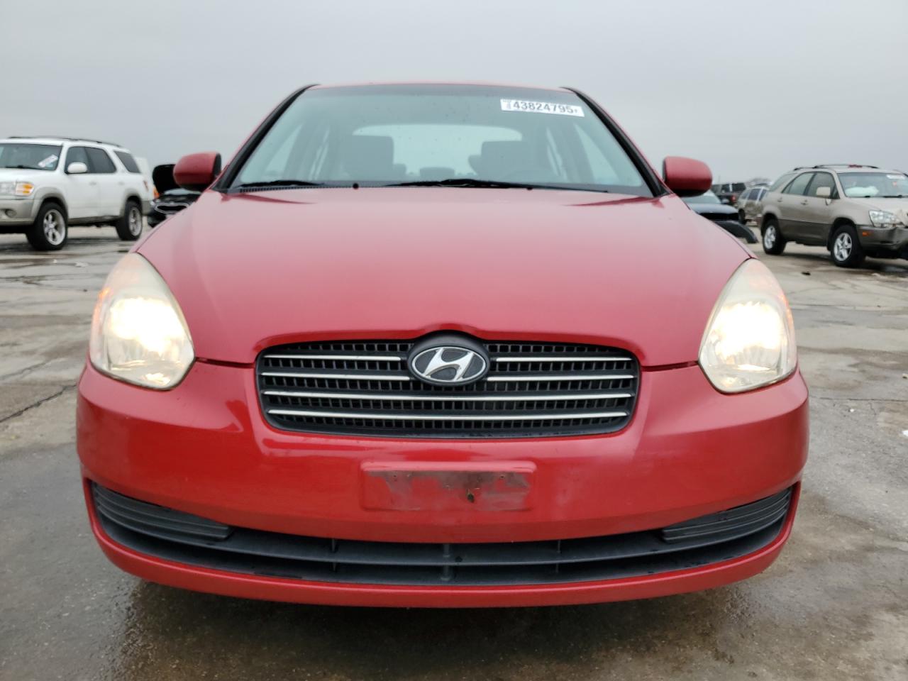2011 Hyundai Accent - Image 5