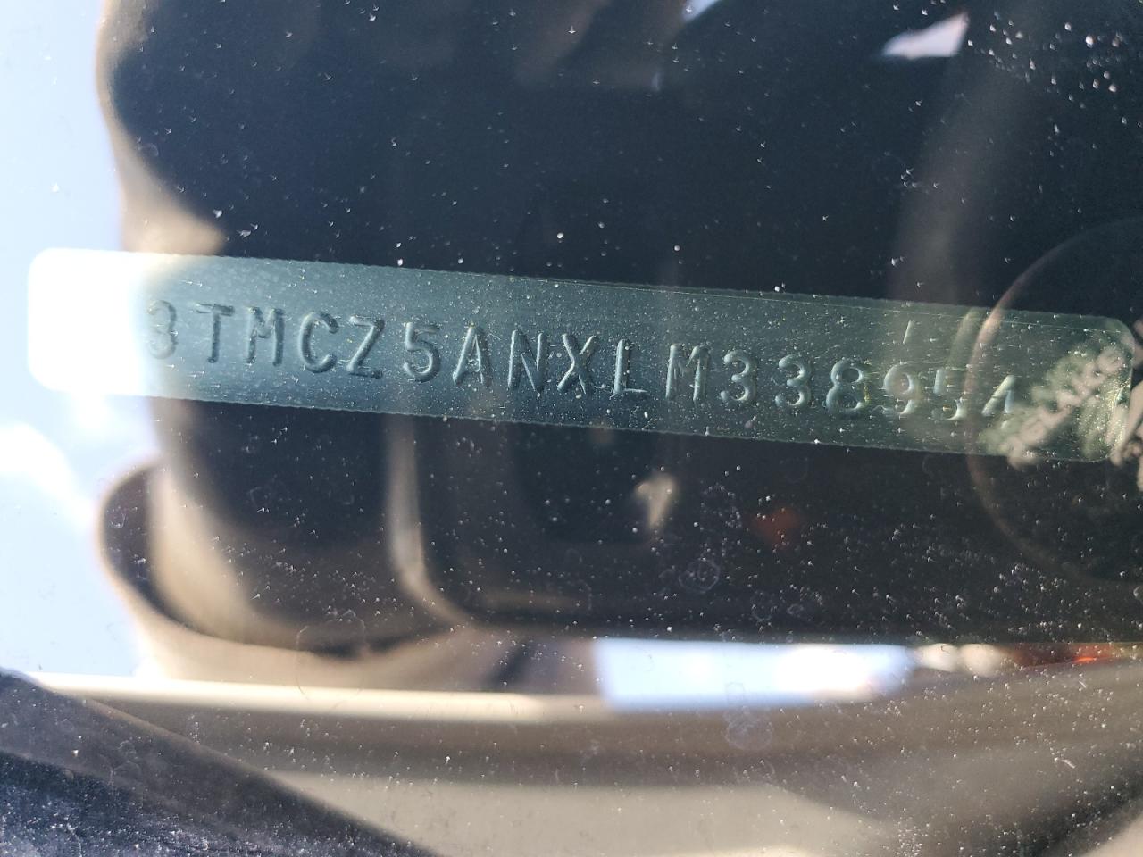 2020 Toyota Tacoma - Image 12