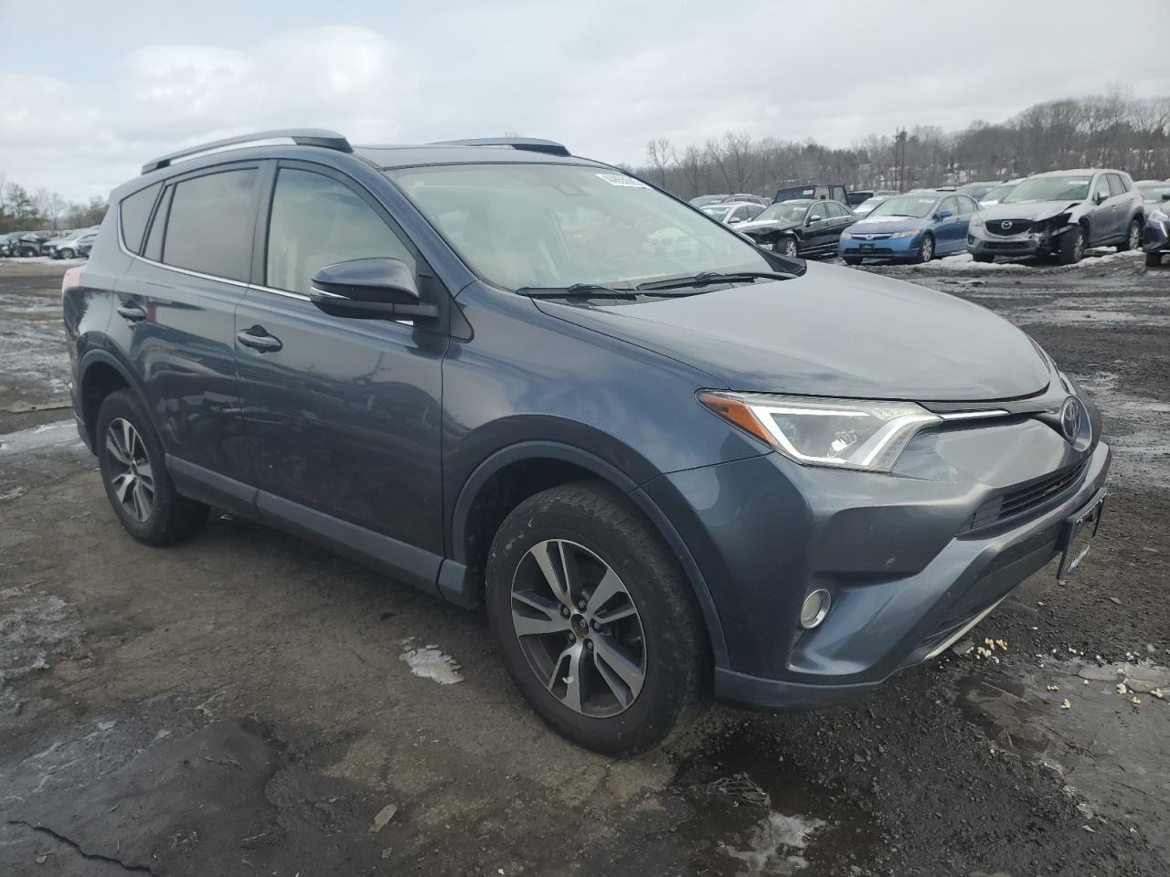 2017 Toyota RAV 4 - Image 4