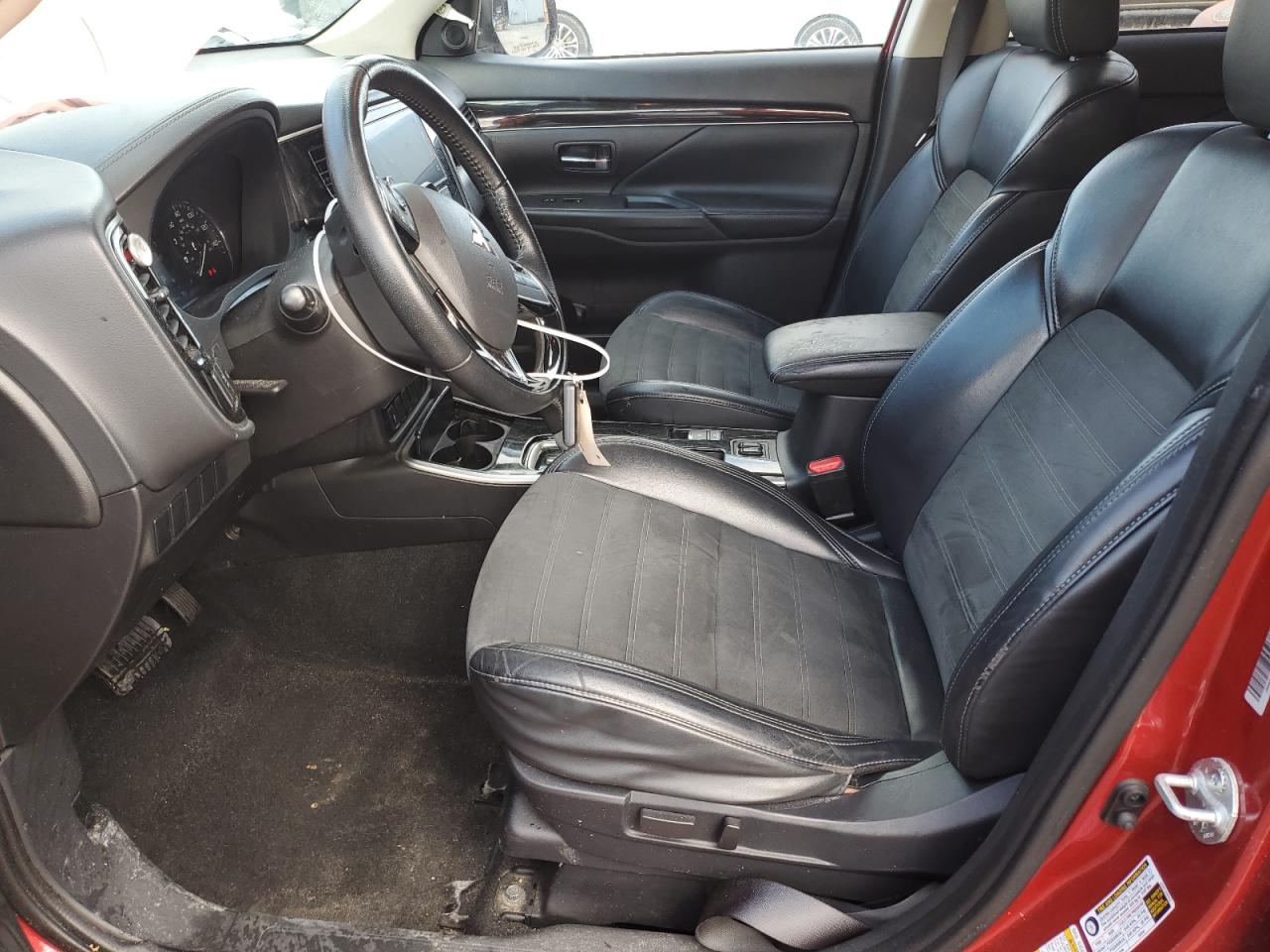 2019 Mitsubishi Outlander - Image 7