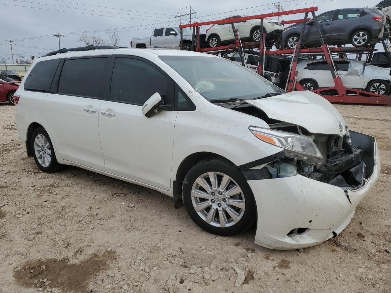 2017 Toyota Sienna - Image 4