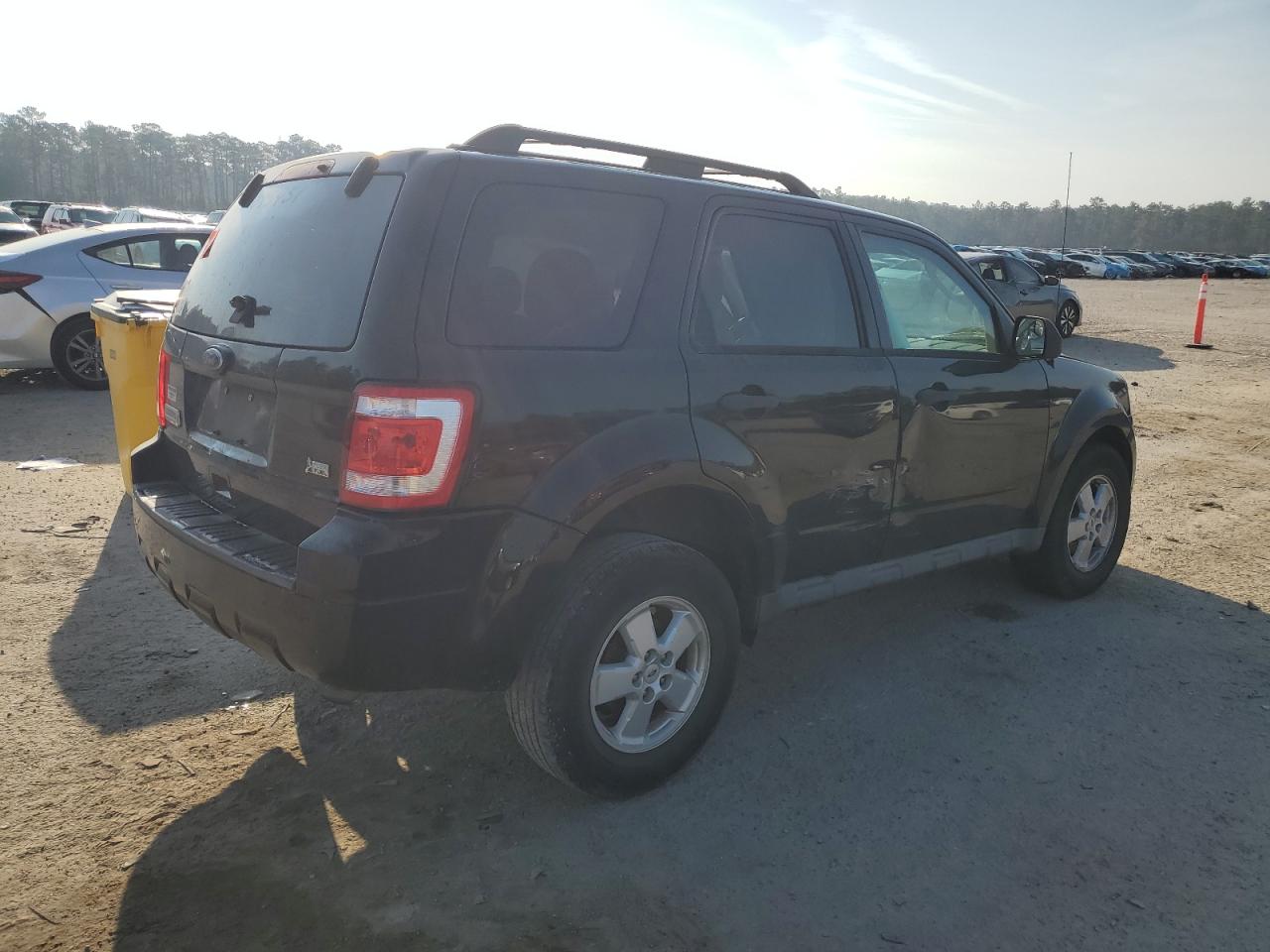 2010 Ford Escape - Image 3
