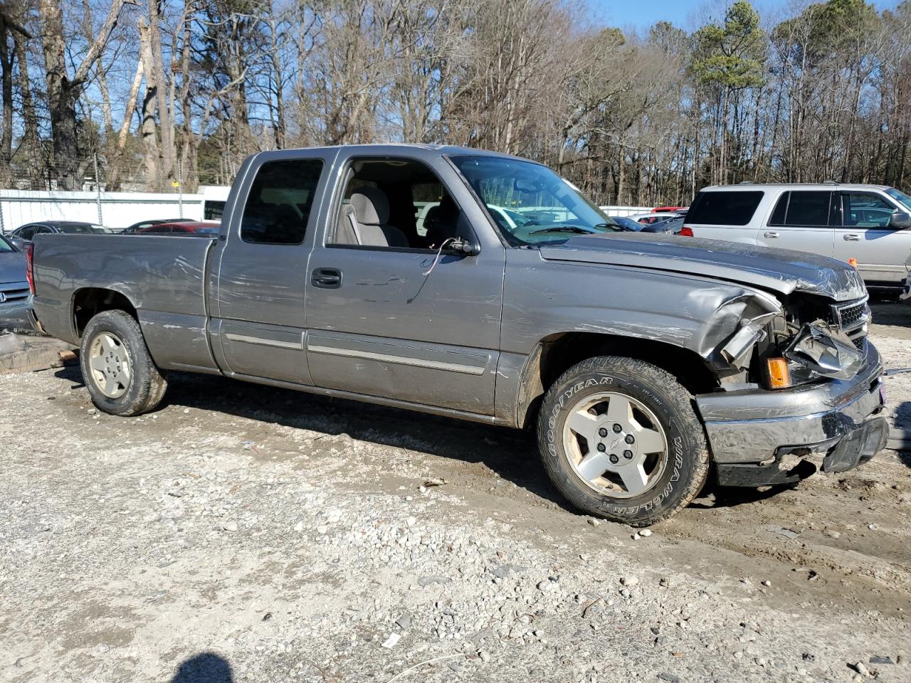 2006 Chevrolet Silverado - Image 4