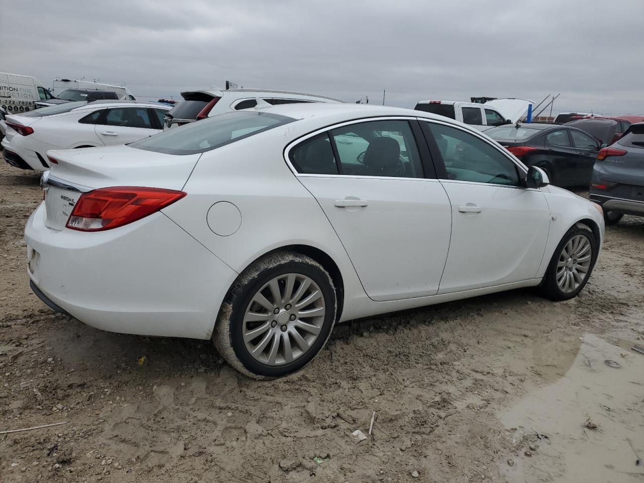 2011 Buick Regal - Image 3