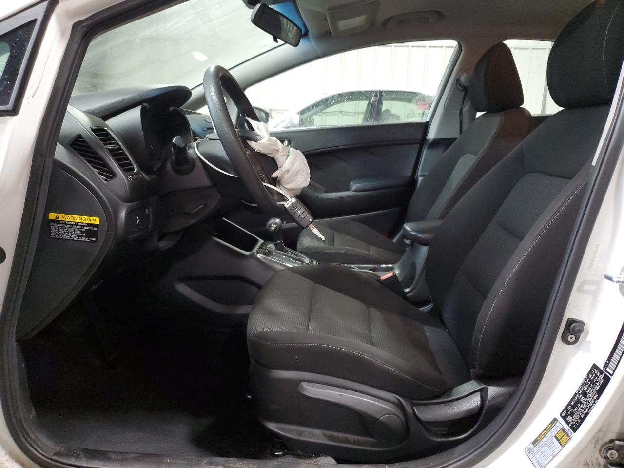 2017 Kia Forte - Image 7