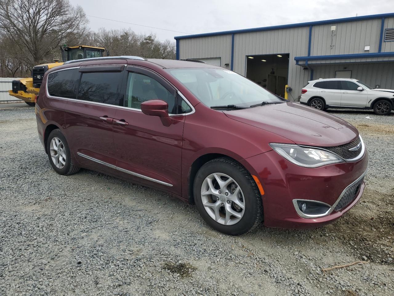 2017 Chrysler Pacifica - Image 4