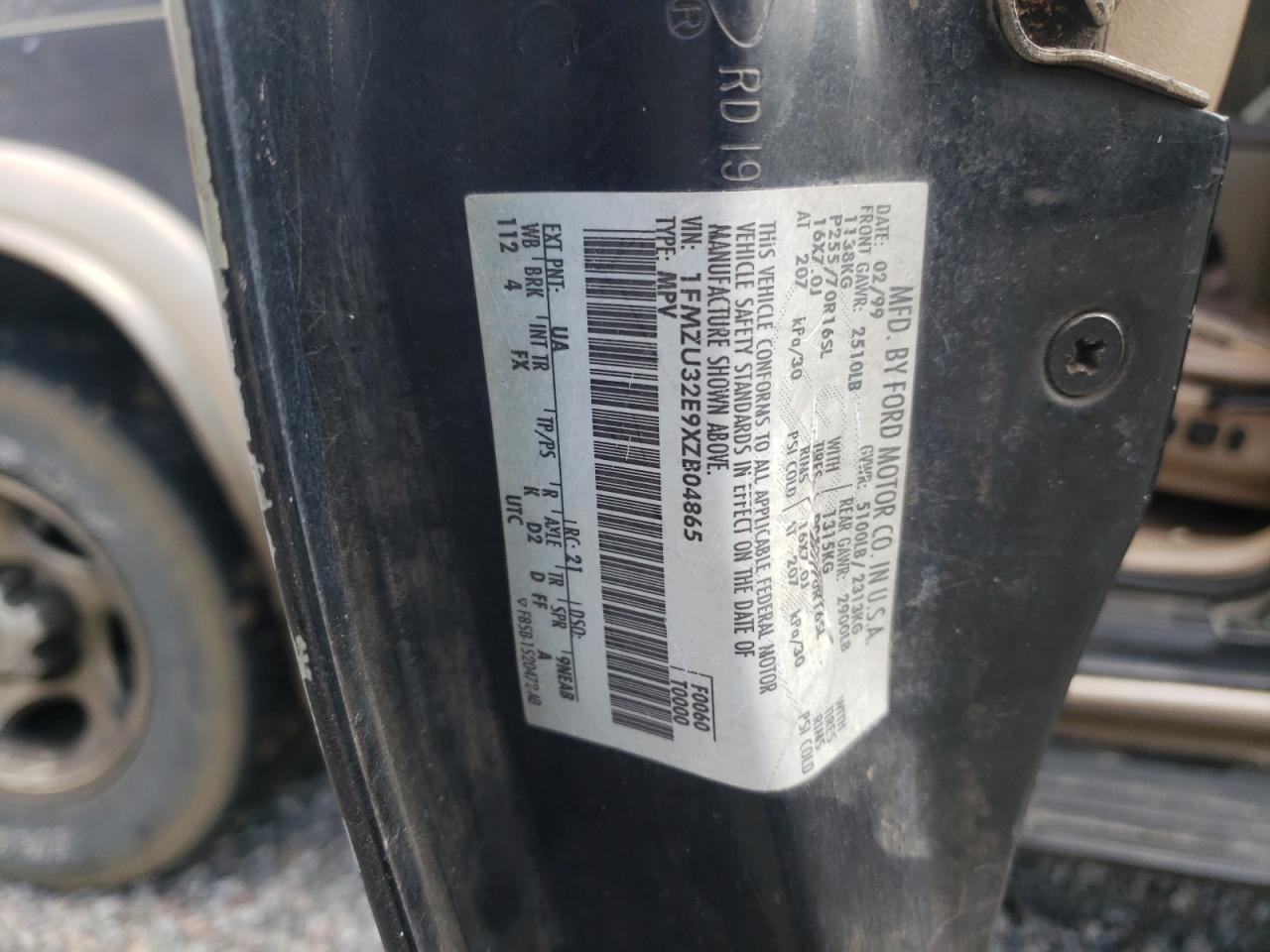 1999 Ford Explorer - Image 13