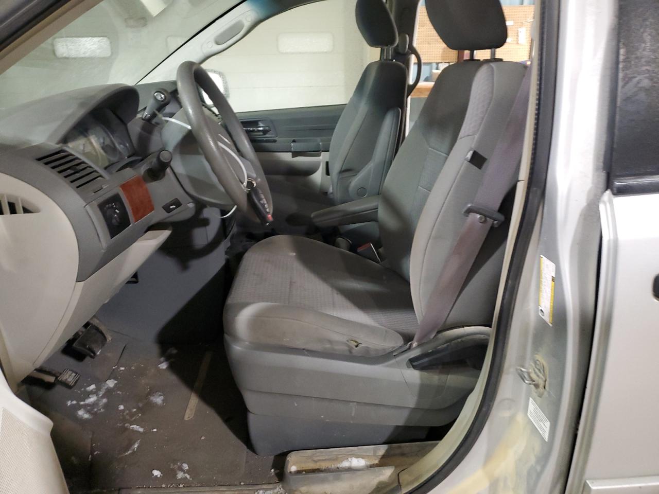2008 Chrysler Town & Country - Image 7