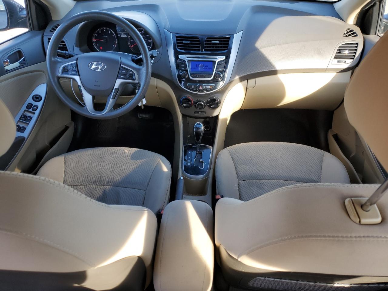 2014 Hyundai Accent - Image 8