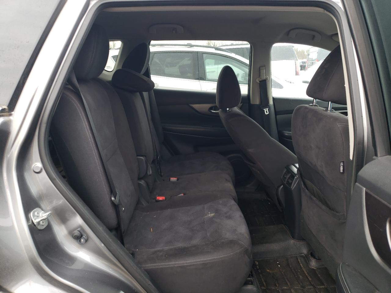 2015 Nissan Rogue - Image 10