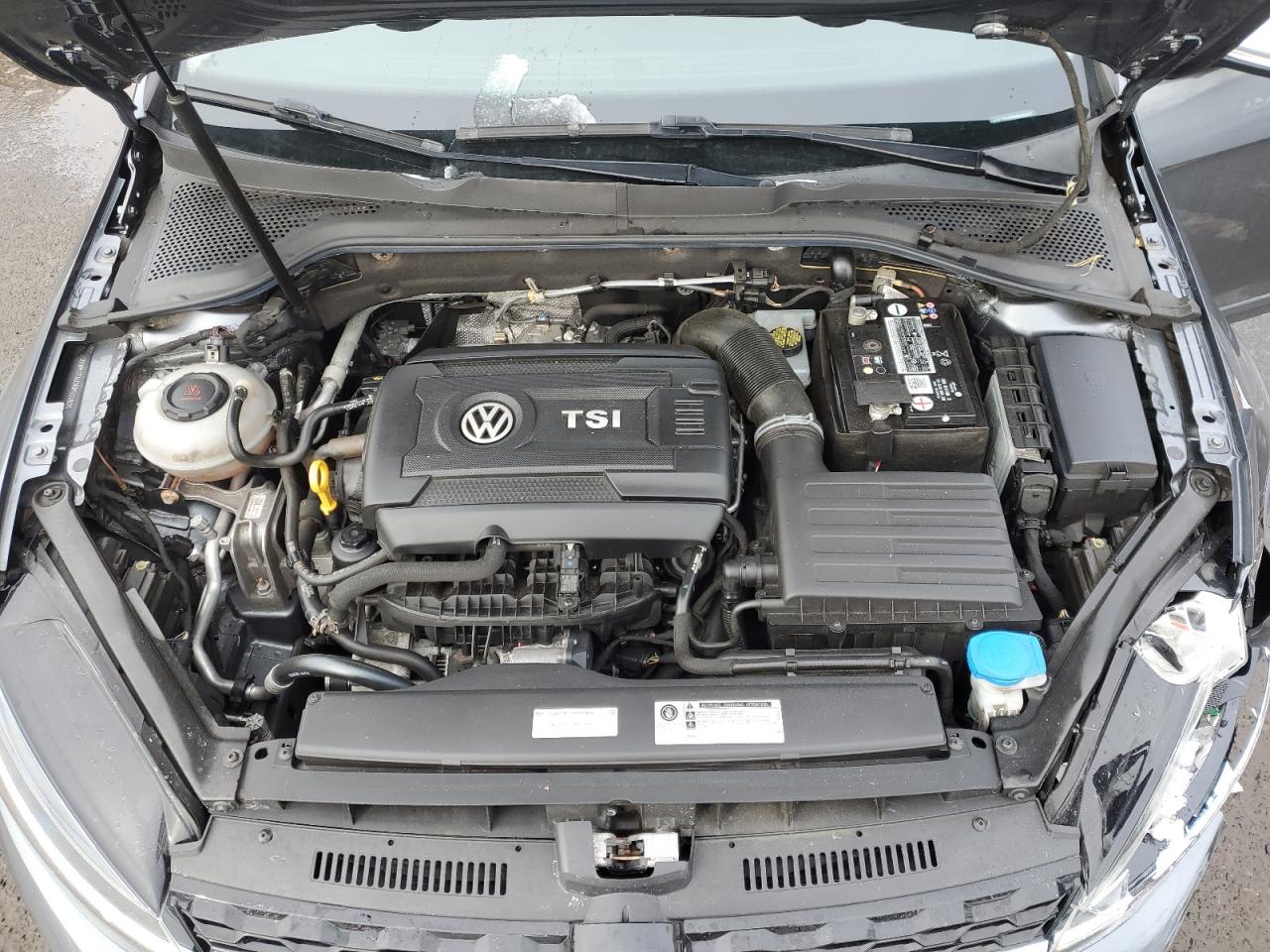 2019 Volkswagen Golf - Image 12