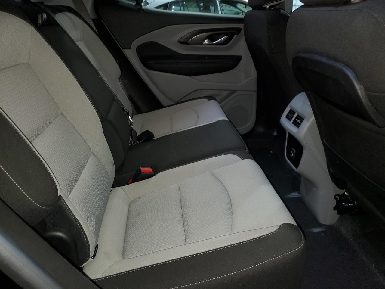 2022 GMC Terrain - Image 11