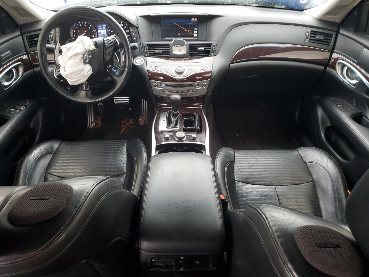 2011 Infiniti M - Image 8
