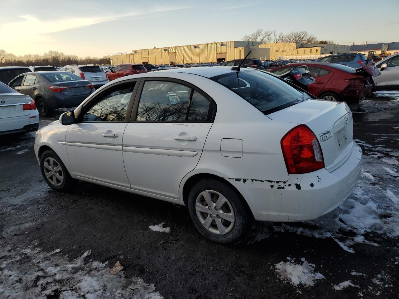 2011 Hyundai Accent - Image 2