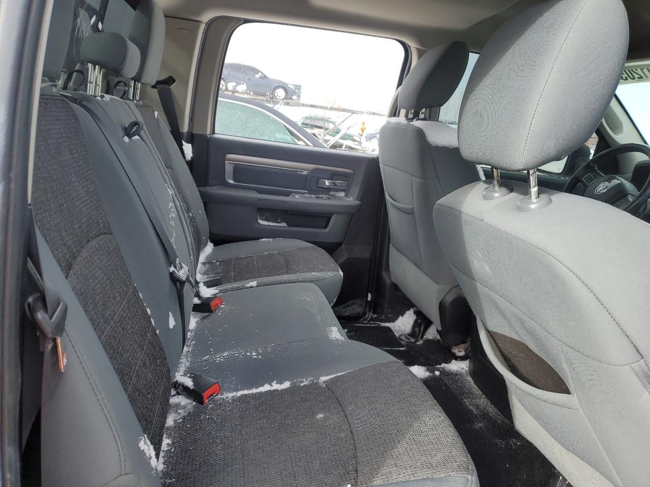 2016 RAM 1500 - Image 10