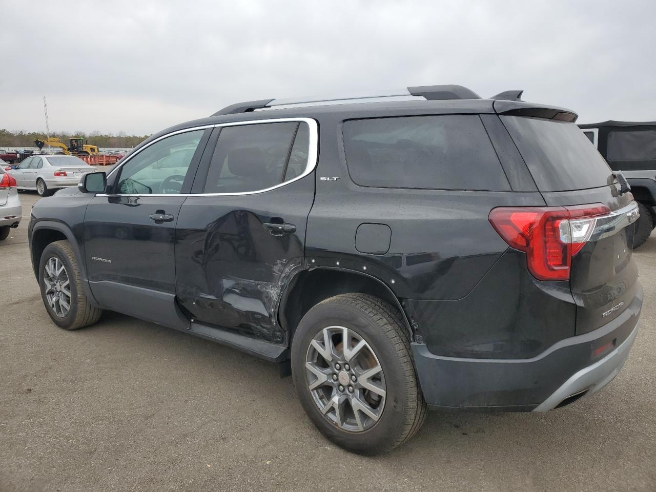 2022 GMC Acadia - Image 2