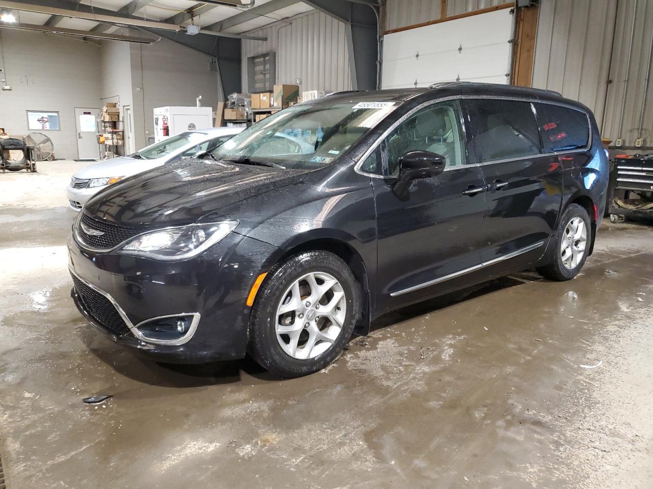 2019 Chrysler Pacifica - Image 1