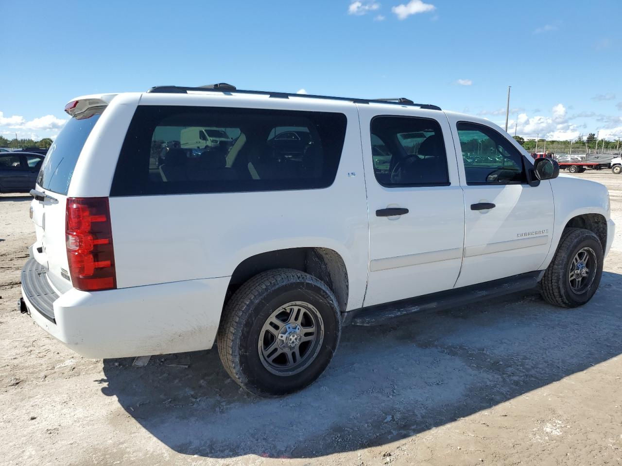 2009 Chevrolet Suburban - Image 3