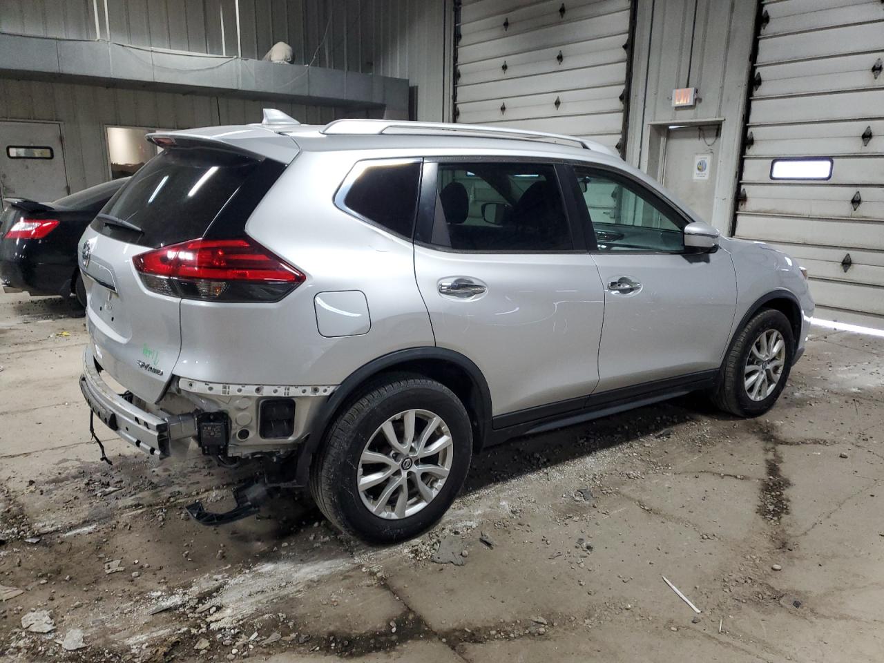 2017 Nissan Rogue - Image 3