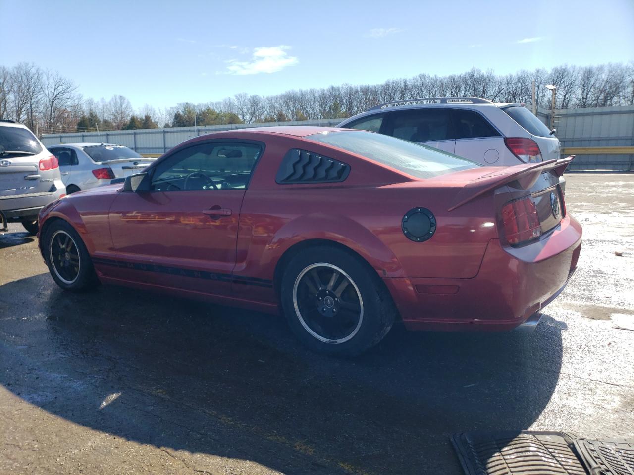 2005 Ford Mustang - Image 2