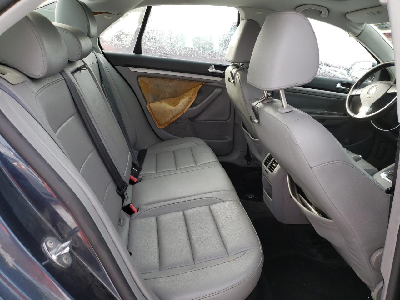 2009 Volkswagen Jetta - Image 10