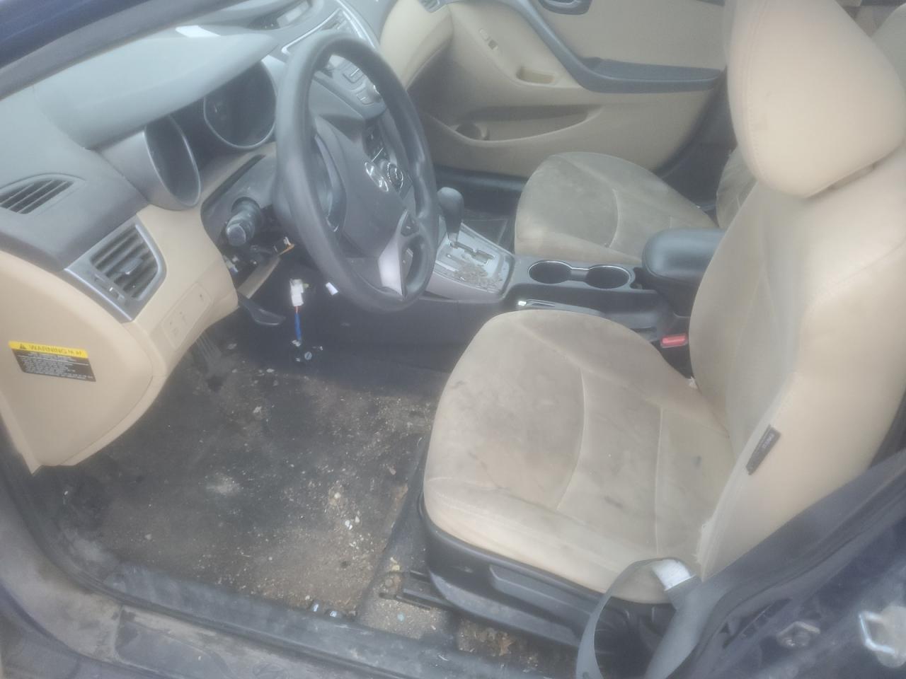 2013 Hyundai Elantra - Image 7