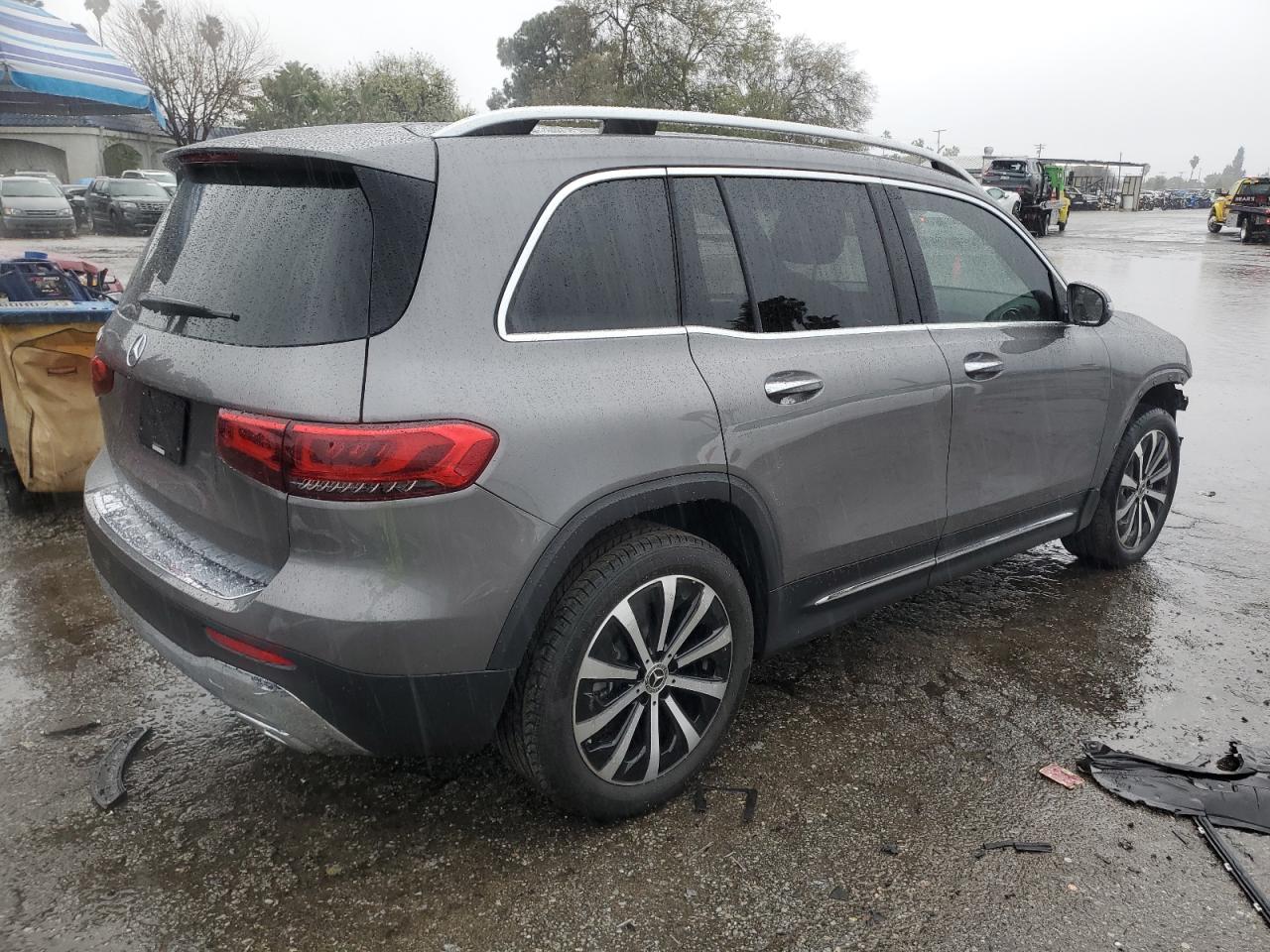 2021 Mercedes-Benz GLB - Image 3