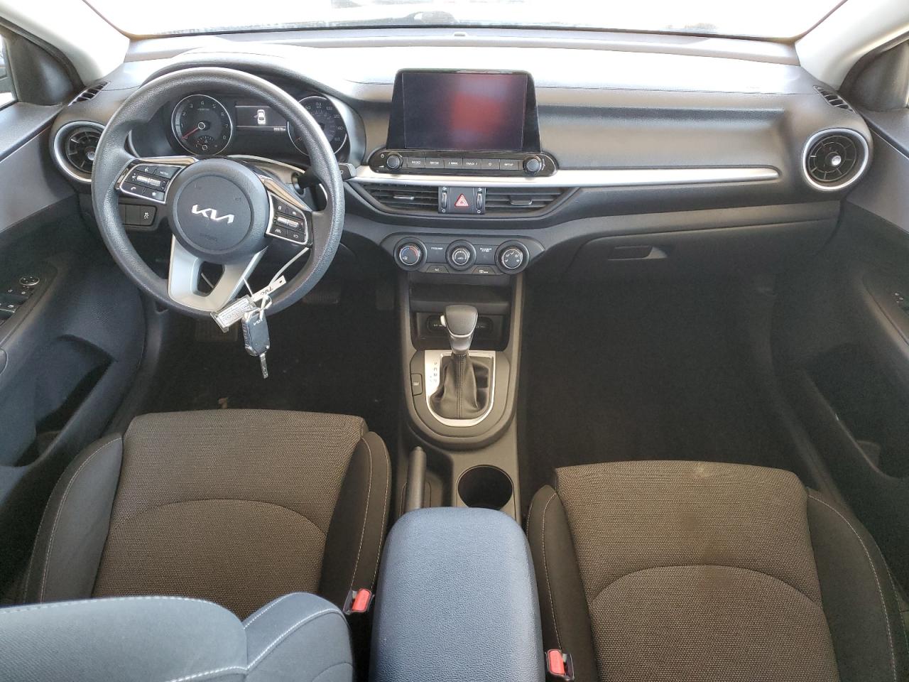 2022 Kia Forte - Image 8