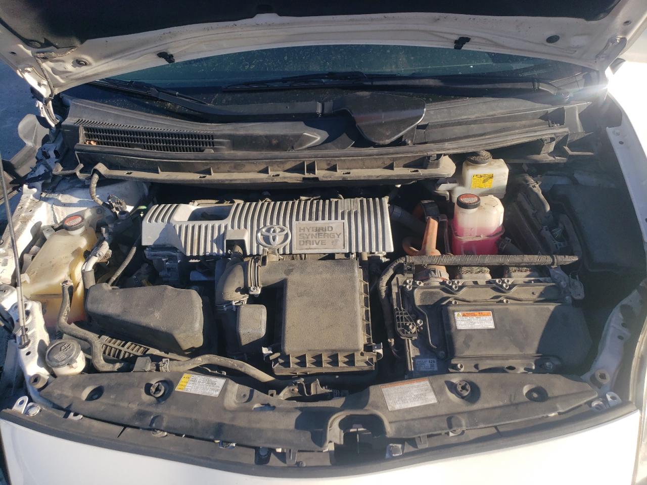 2015 Toyota Prius - Image 11