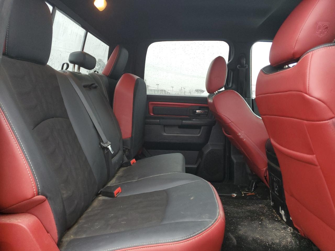 2016 RAM 1500 - Image 10