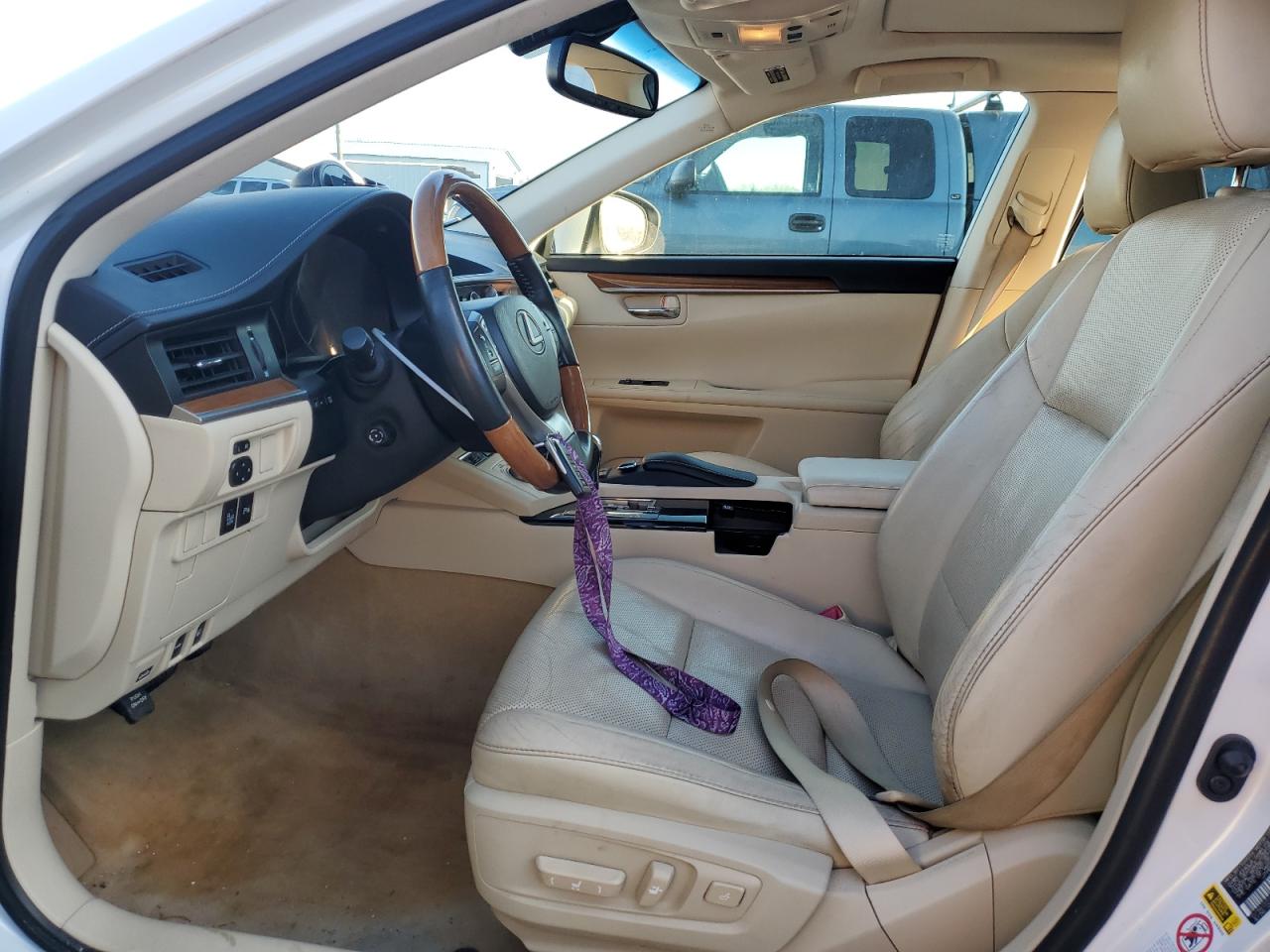 2014 Lexus ES - Image 7