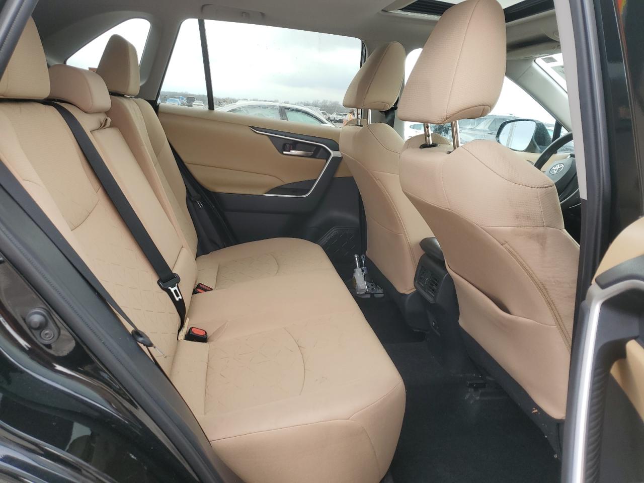2021 Toyota RAV 4 - Image 11