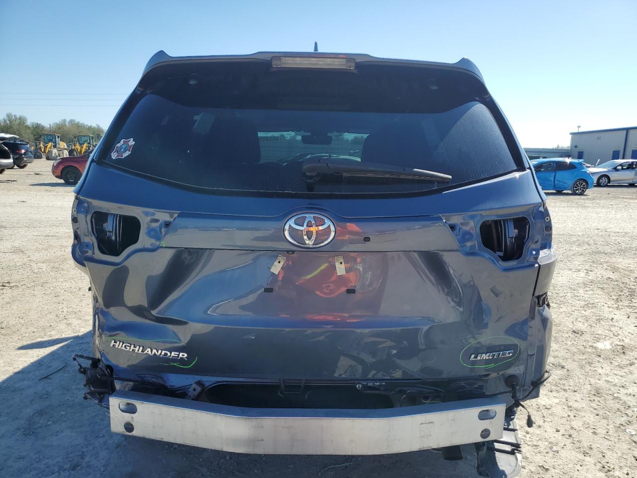 2017 Toyota Highlander - Image 6