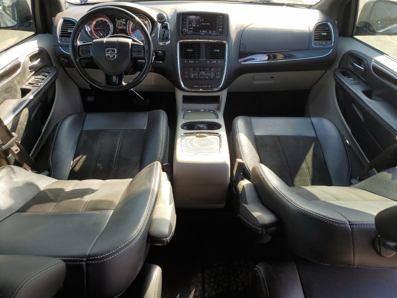 2019 Dodge Caravan - Image 8