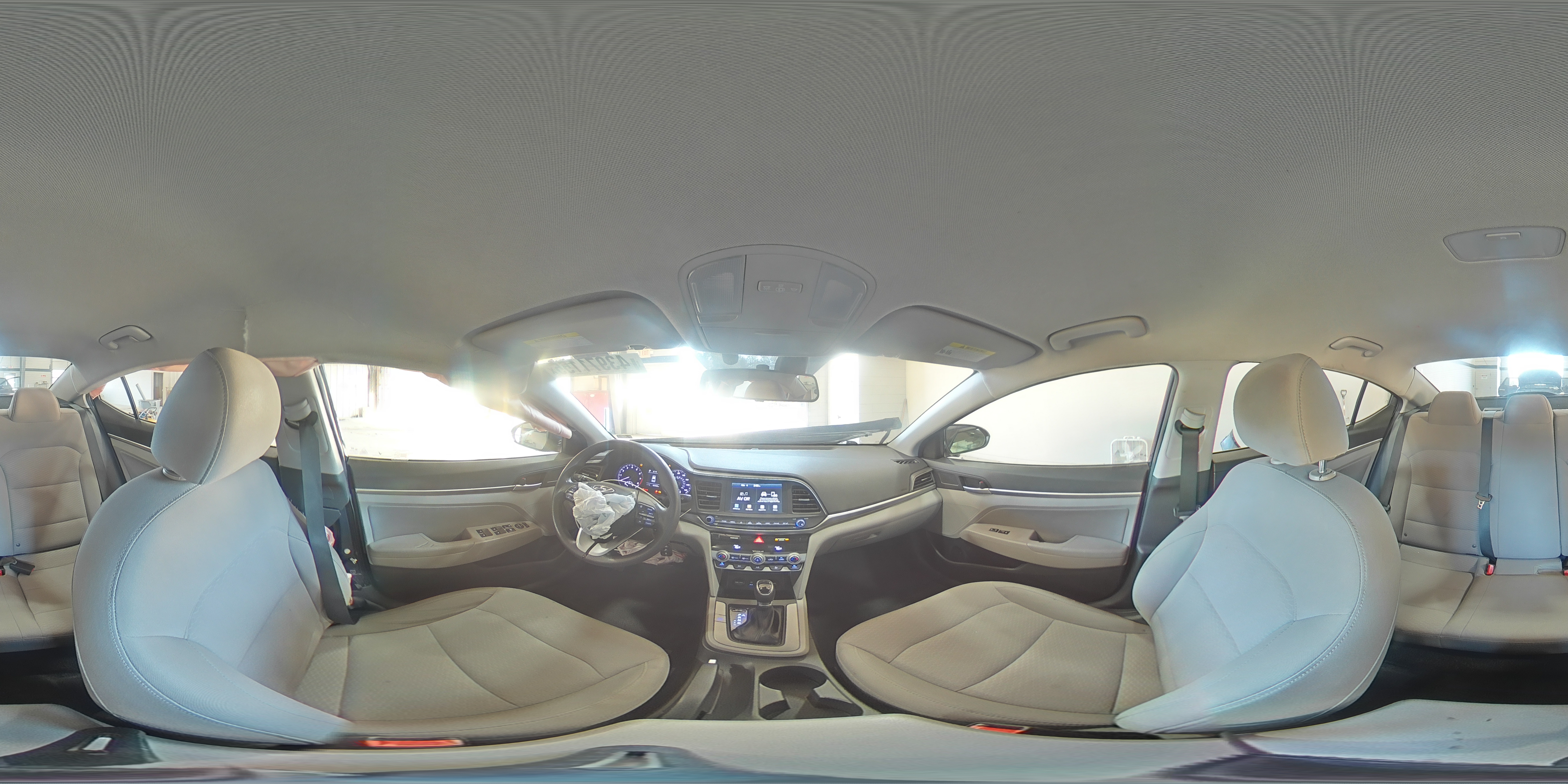2020 Hyundai Elantra - Image 13