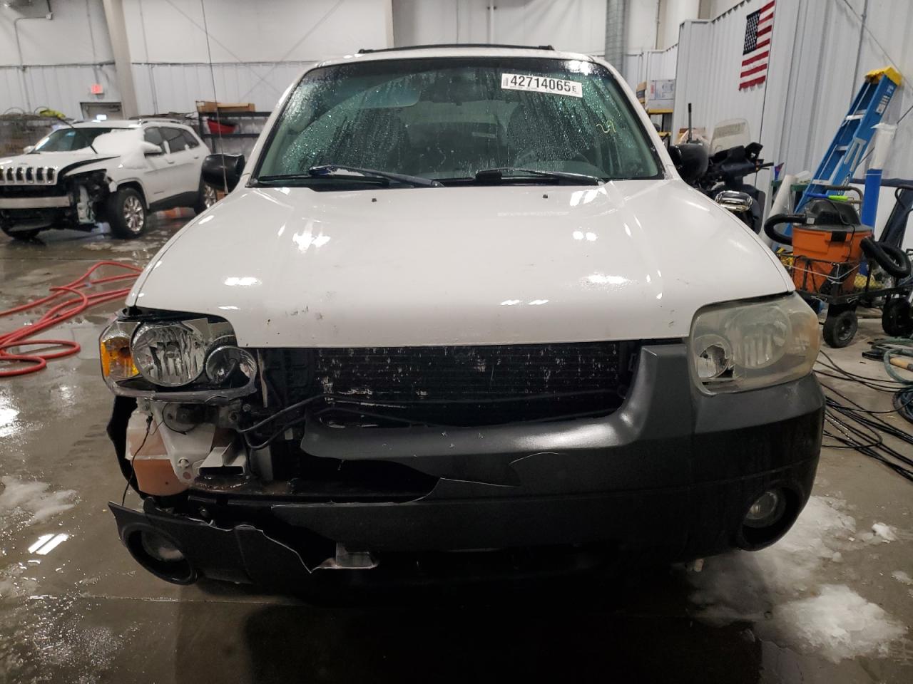 2005 Ford Escape - Image 5