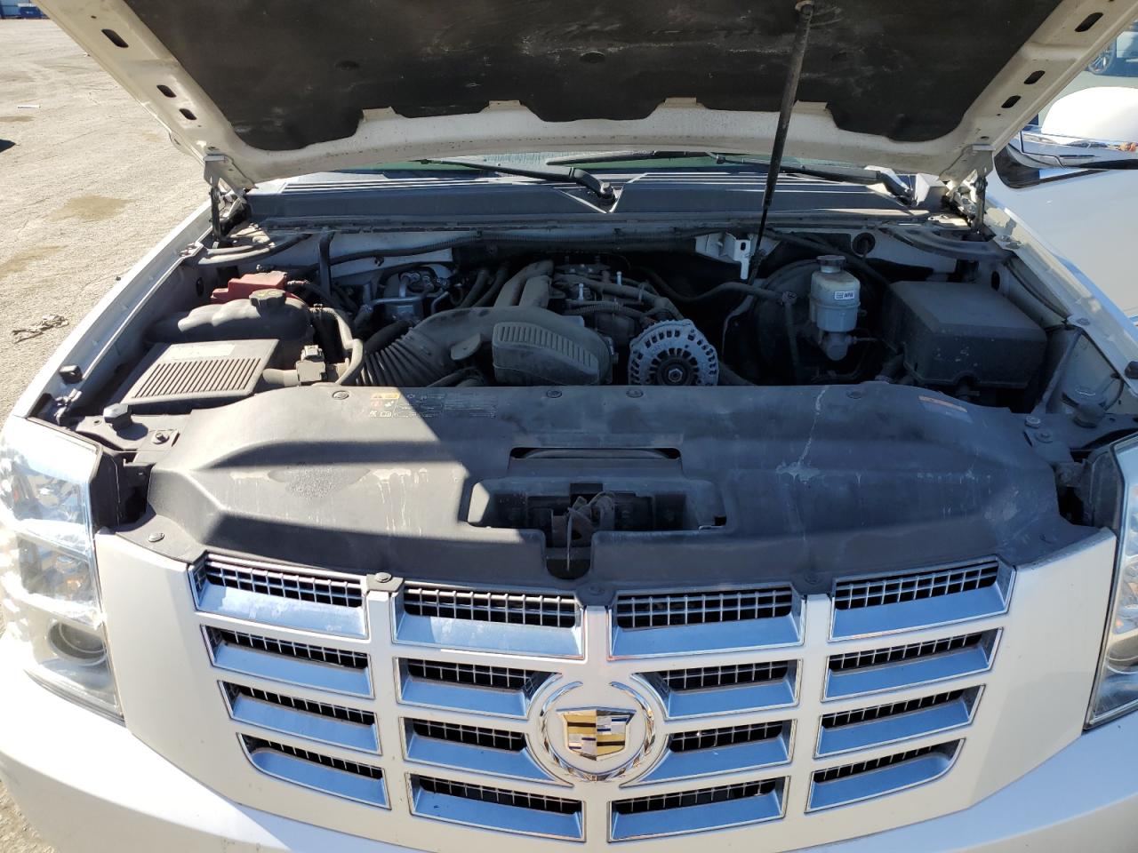 2012 Cadillac Escalade - Image 11