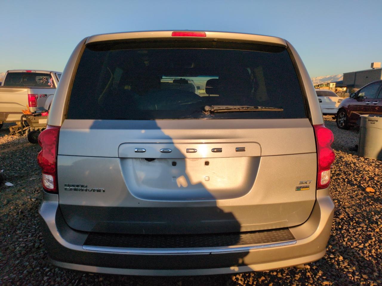 2015 Dodge Caravan - Image 6