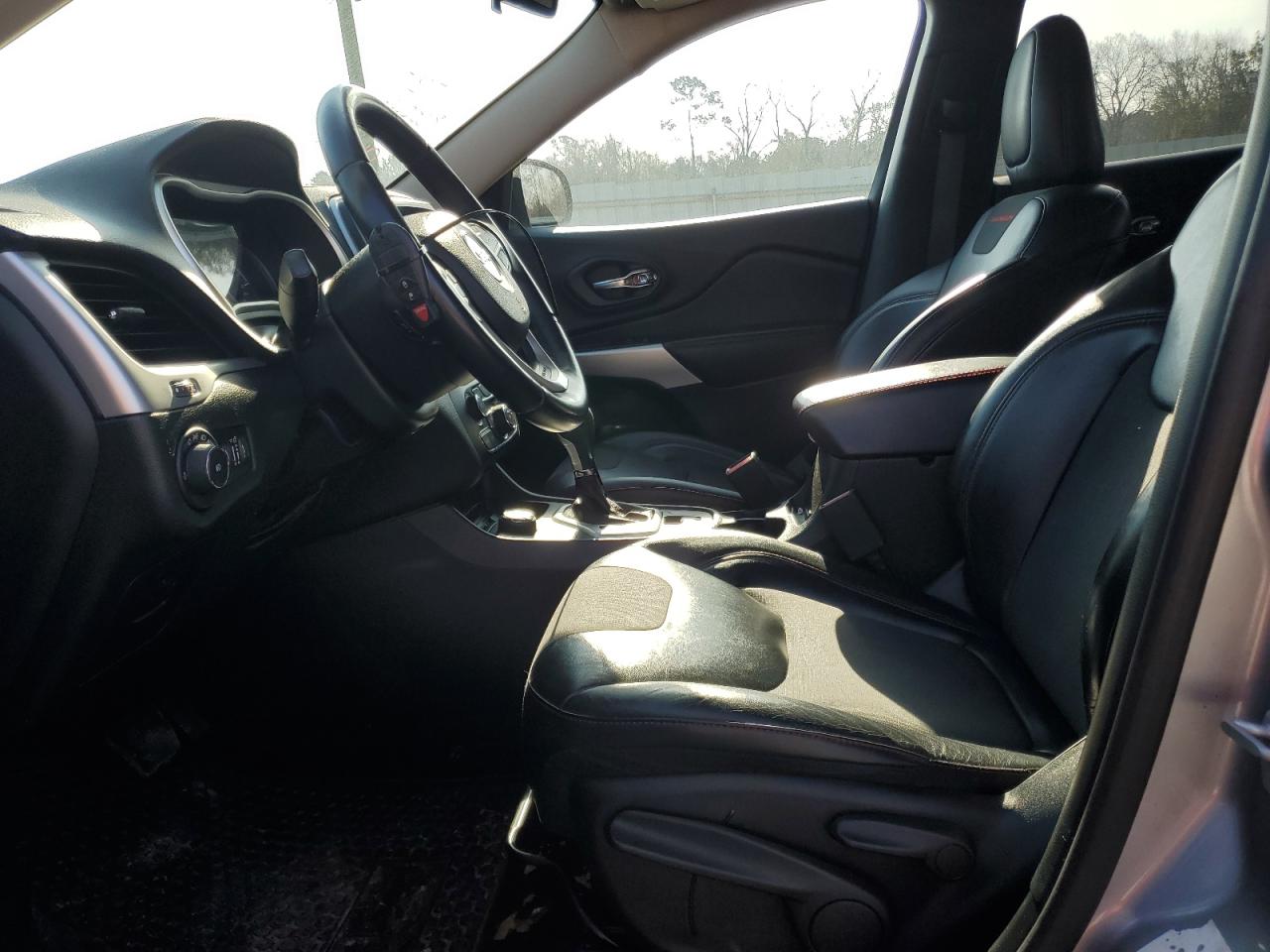 2017 Jeep Cherokee - Image 7