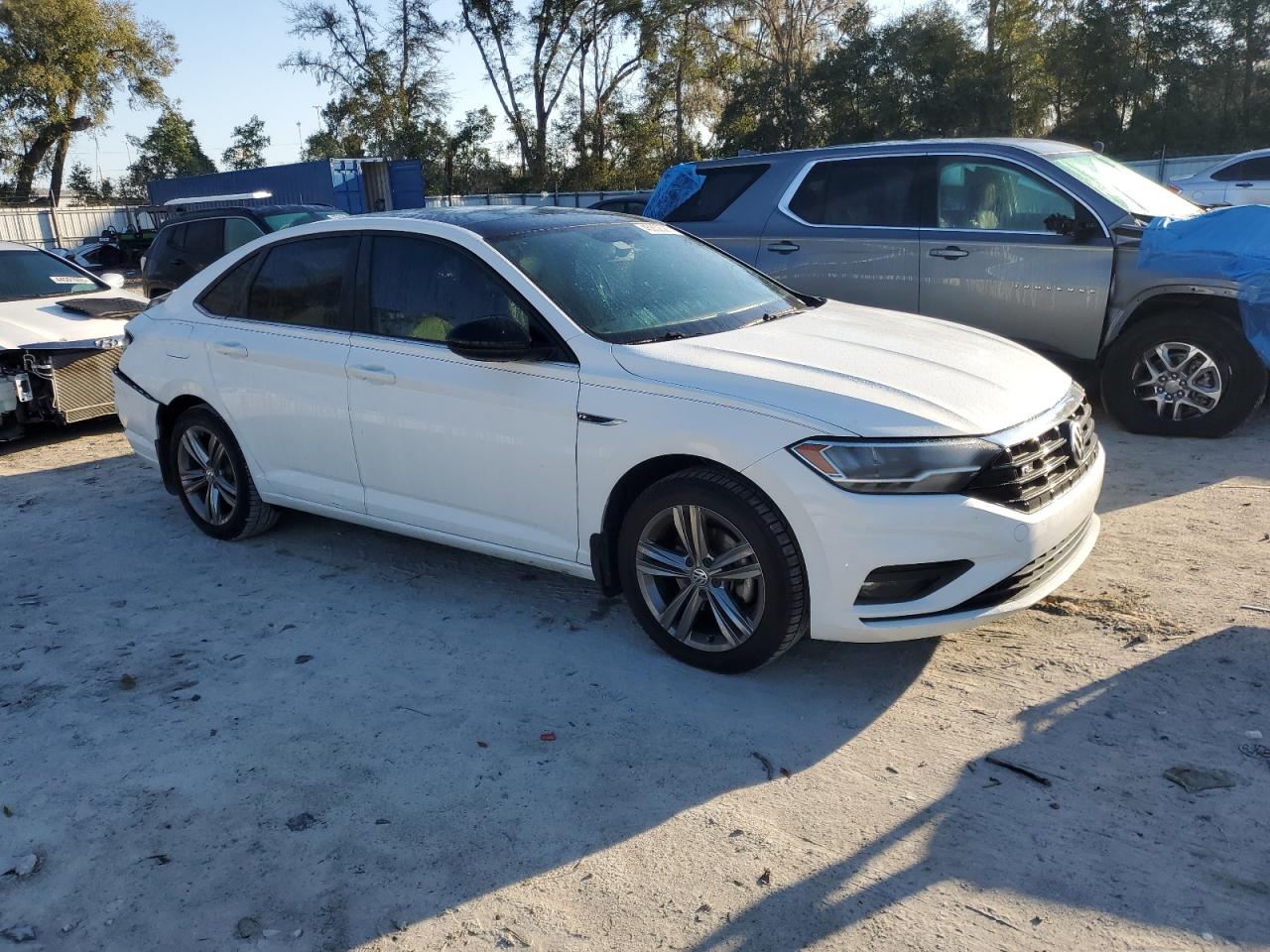 2019 Volkswagen Jetta - Image 4