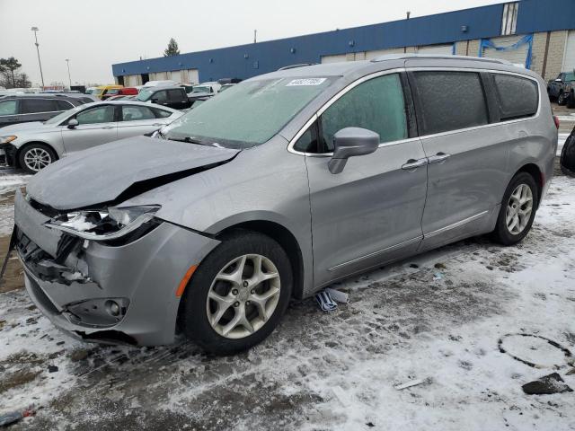 2017 Chrysler Pacifica Touring L Plus de vânzare în Woodhaven, MI - Front End