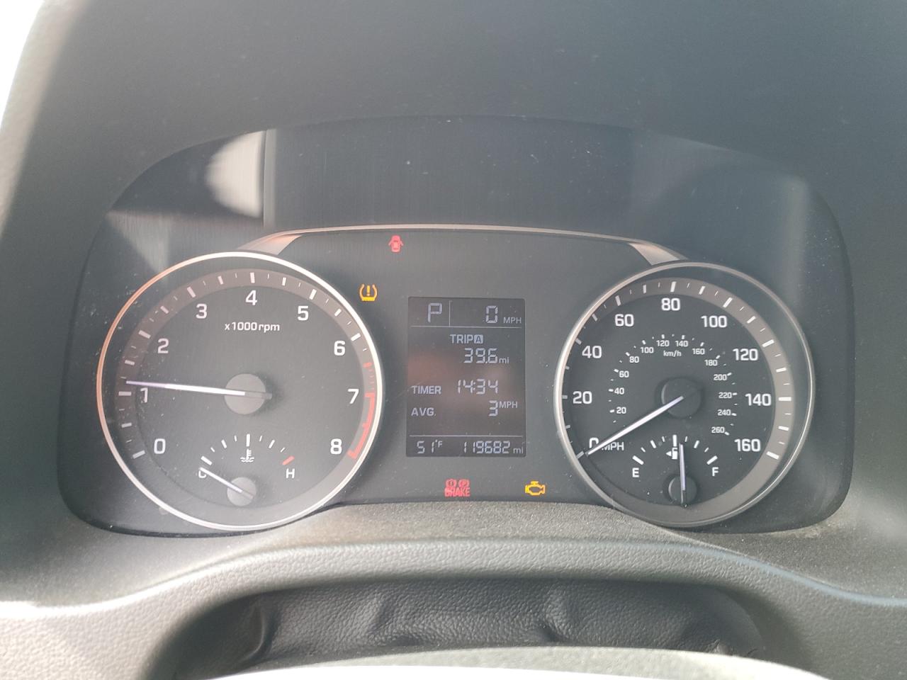 2018 Hyundai Elantra - Image 9