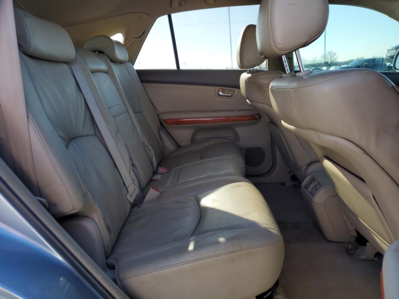 2004 Lexus RX - Image 12