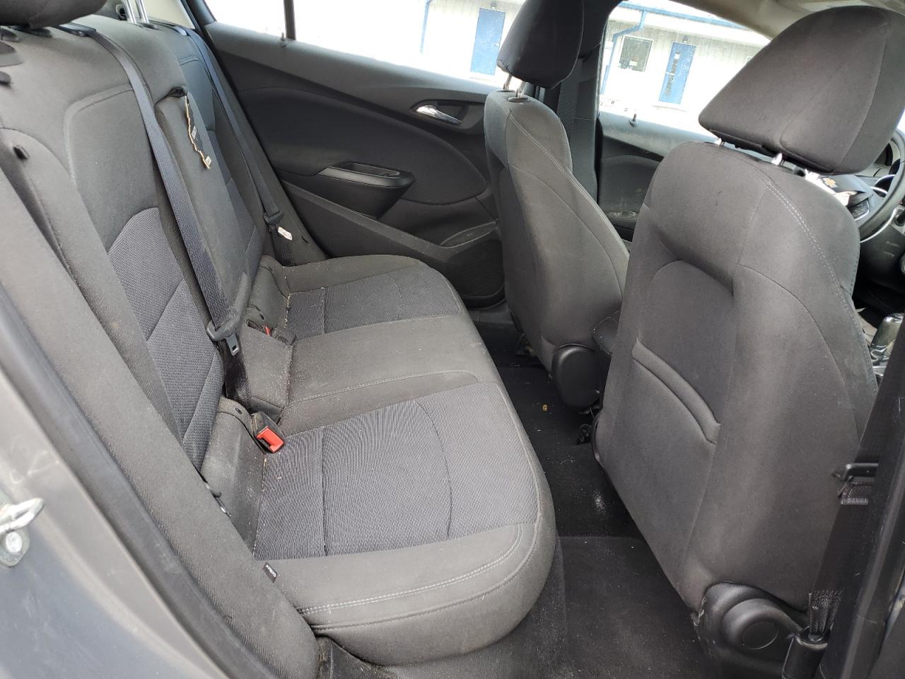 2018 Chevrolet Cruze - Image 10