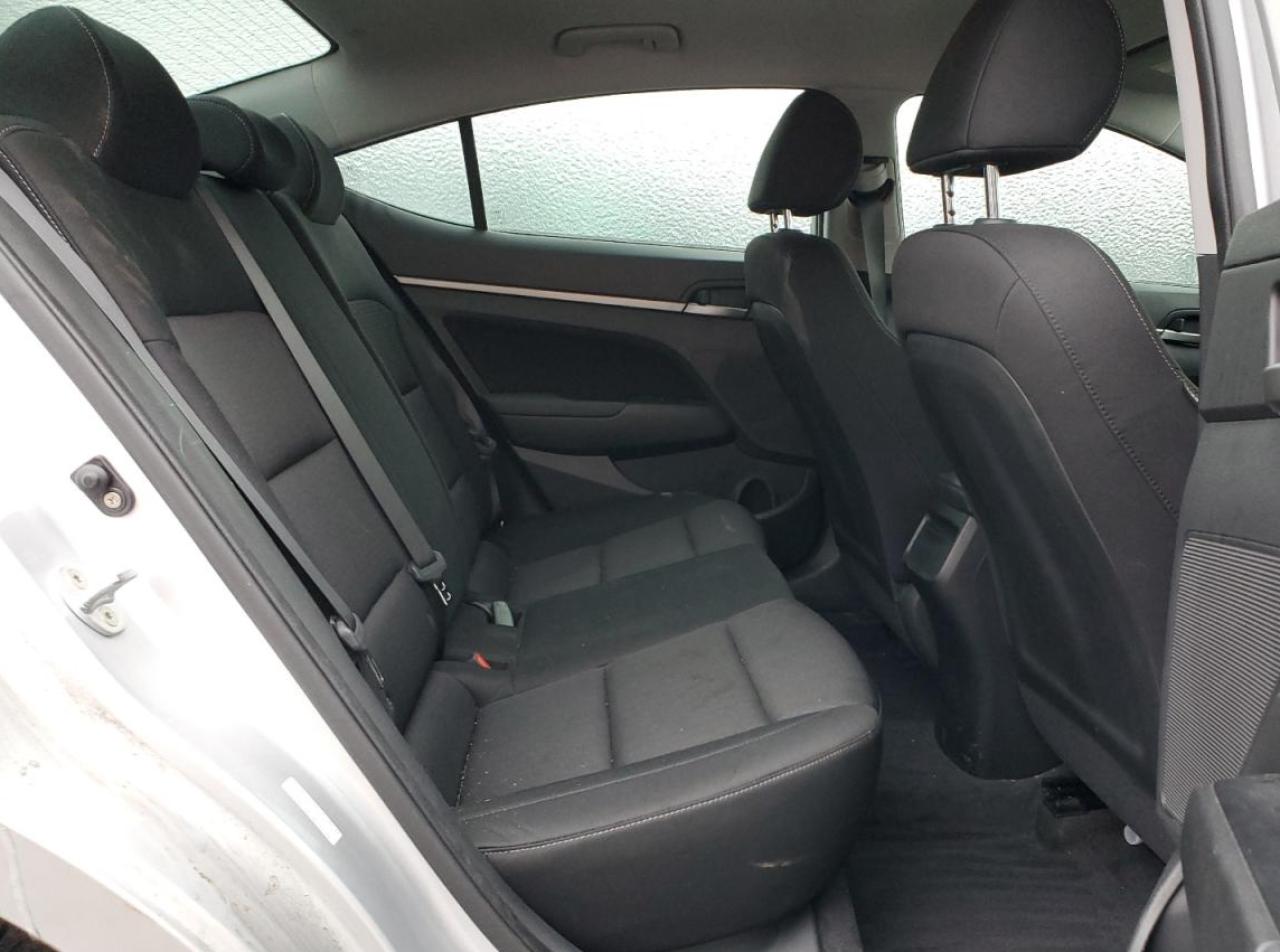 2018 Hyundai Elantra - Image 11