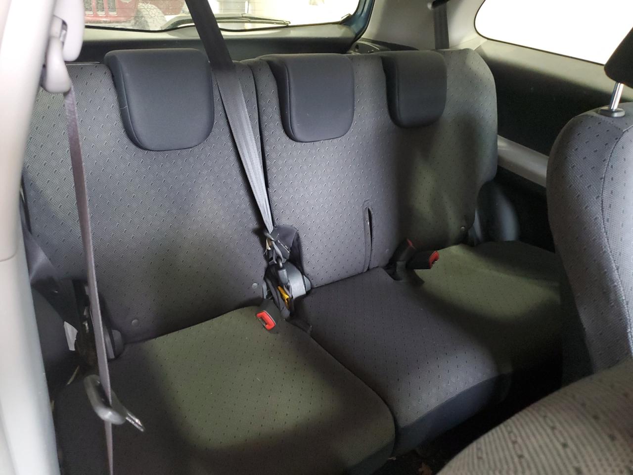 2010 Toyota Yaris - Image 10