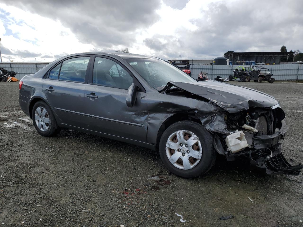 2010 Hyundai Sonata - Image 4