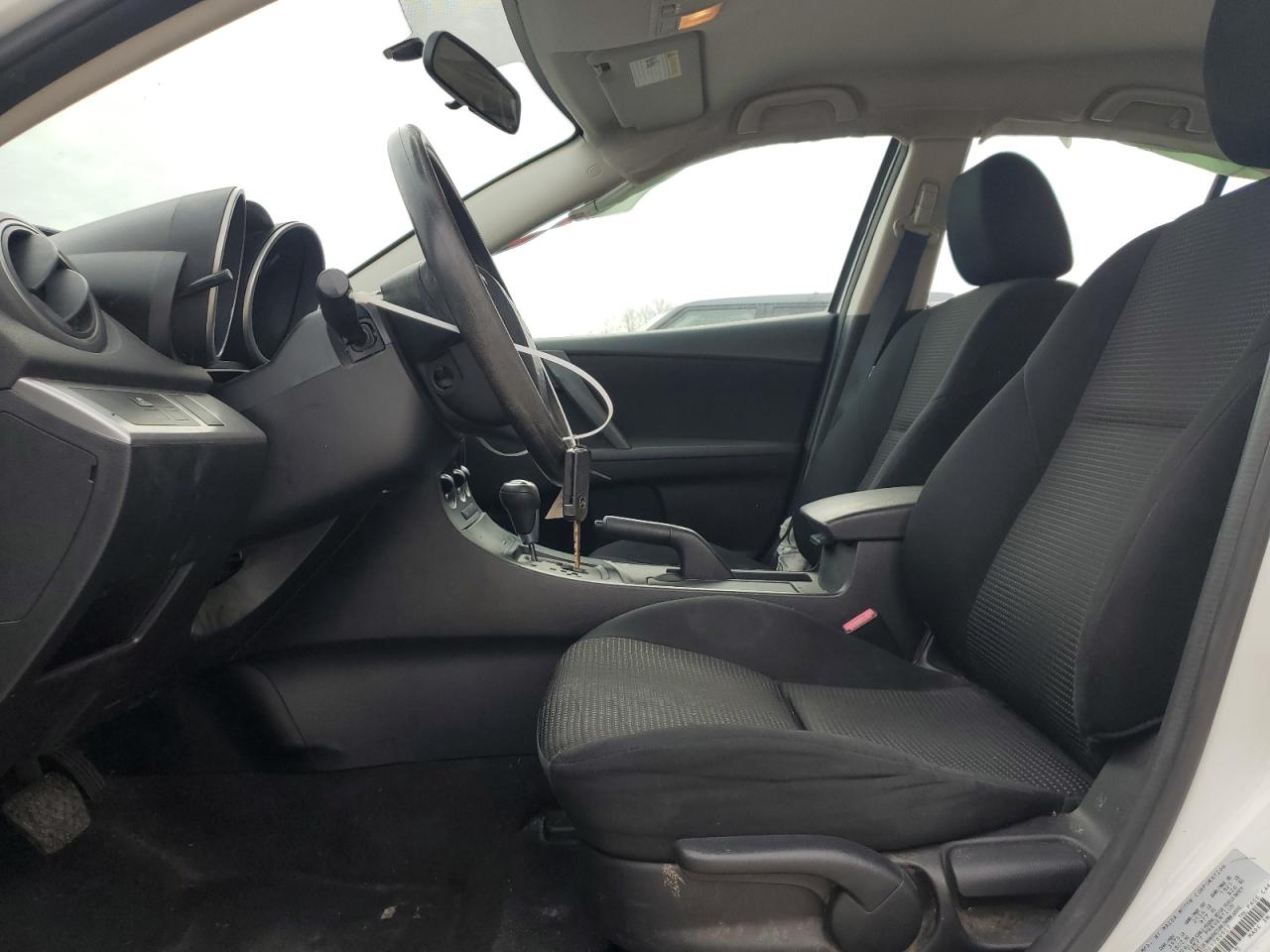 2013 Mazda 3 - Image 7
